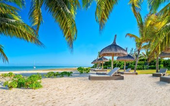 Primii turiști români au ajuns …