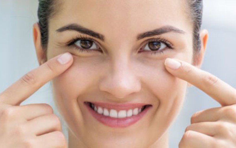 Sfaturi pentru îngrijirea pielii din jurul ochilor