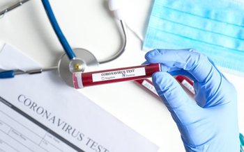 Botoșăneancă adolescentă diagnosticată cu virusul …