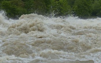 ALERTĂ MAXIMĂ: Viitura de pe …