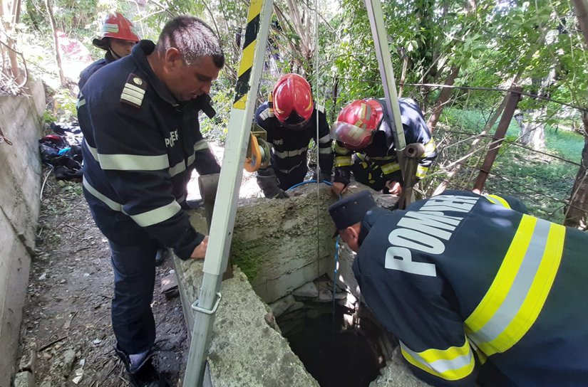 Bărbat din Dorohoi mort după ce a căzut într-o fântână adâncă de 18 metri – FOTO