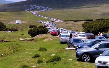 „E dezastru” Sute de mașini, …