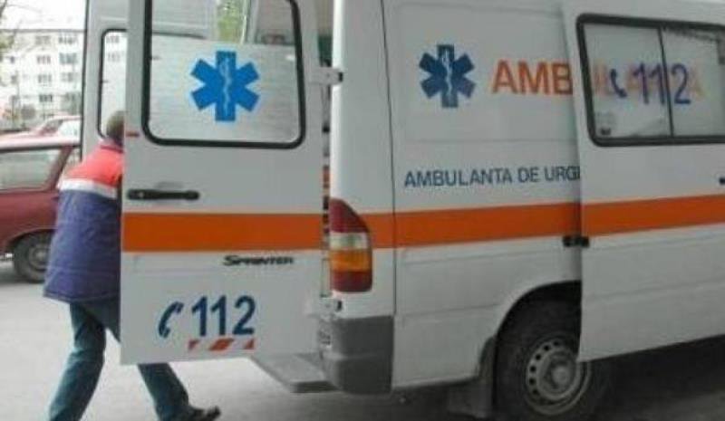 O femeie a ajuns la spital după ce a fost acroșată de o mașină în Dorobanți