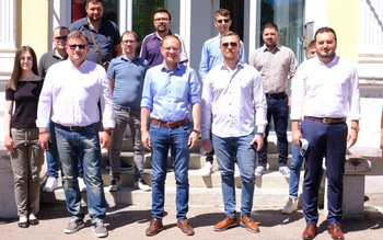 Tinerii s-au săturat de promisiuni …