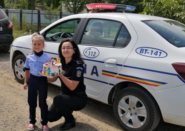 Surpriză făcută de polițiști pentru o fetiță de 6 ani din Vorona – FOTO