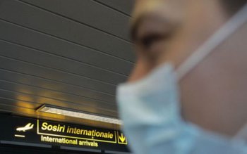 Sute de români au rămas …