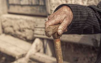 GRAV! Bărbat de 74 de …