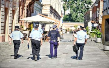 Zeci de firme verificate și …