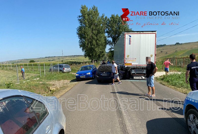 Accident la ieșirea din Botoșani spre Roma! O mașină a intrat într-un TIR