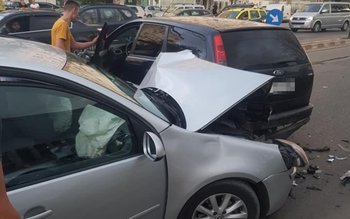 Accident la Botoșani! Două mașini …