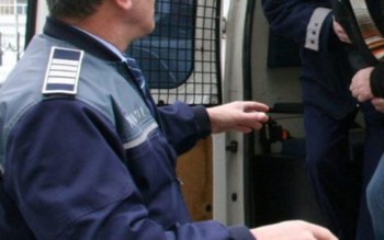 Botoșăneni reţinuţi de polițiști pentru …