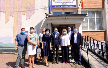 10.000 de măști și dezinfectant …