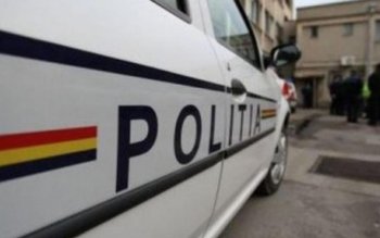 Panou publicitar acroșat de un …