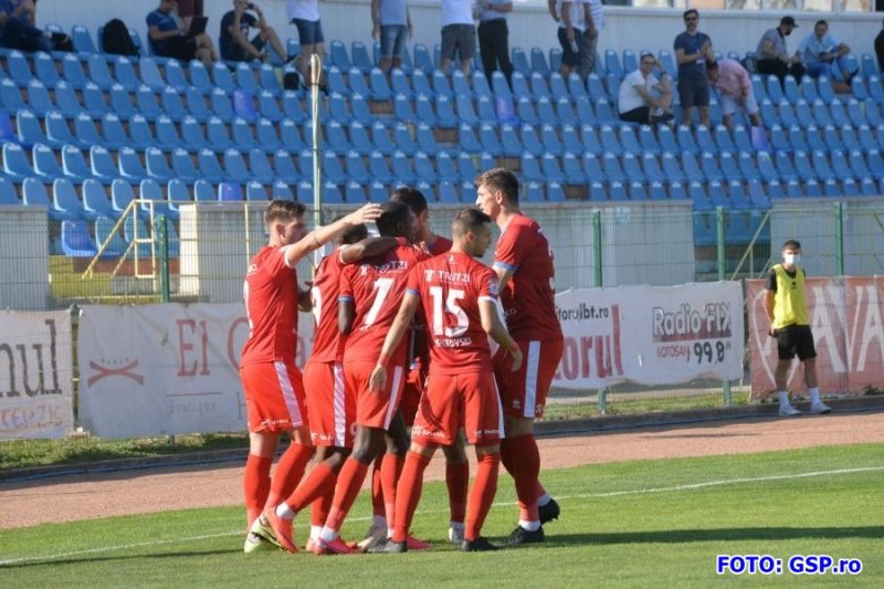 FC Botoșani a învins la scor echipa ieșeană. 4-0 după două eliminări