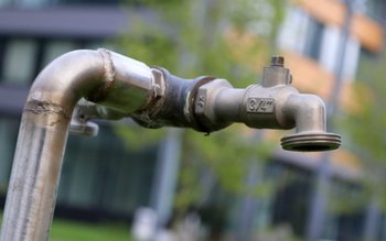 Apă cu porţia pe caniculă …