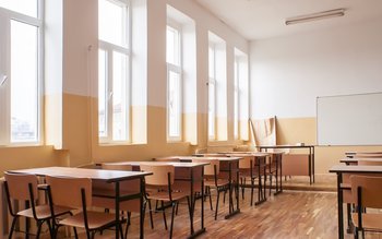 Grecia amână începerea şcolii: Îi …