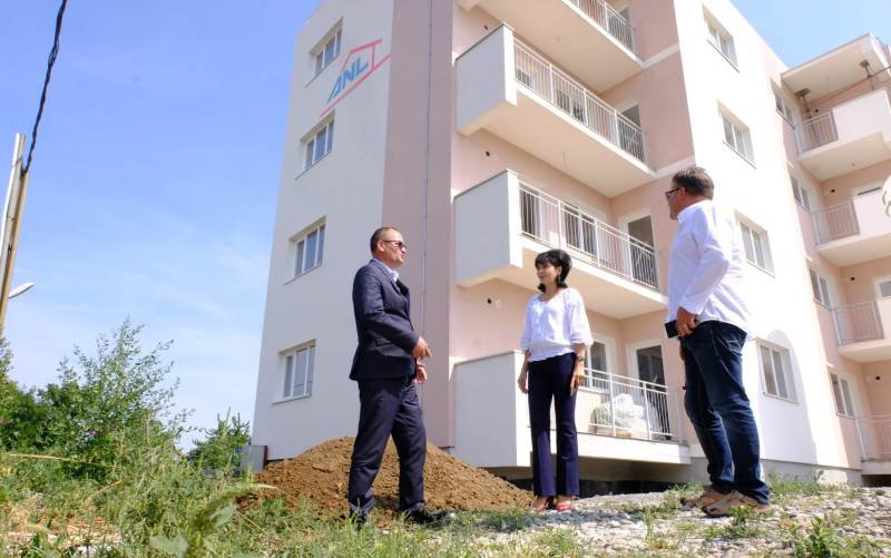 Doina Federovici și Cosmin Andrei continuă programele începute de PSD pentru construcția de locuințe pentru tineri și medici în Botoșani - FOTO
