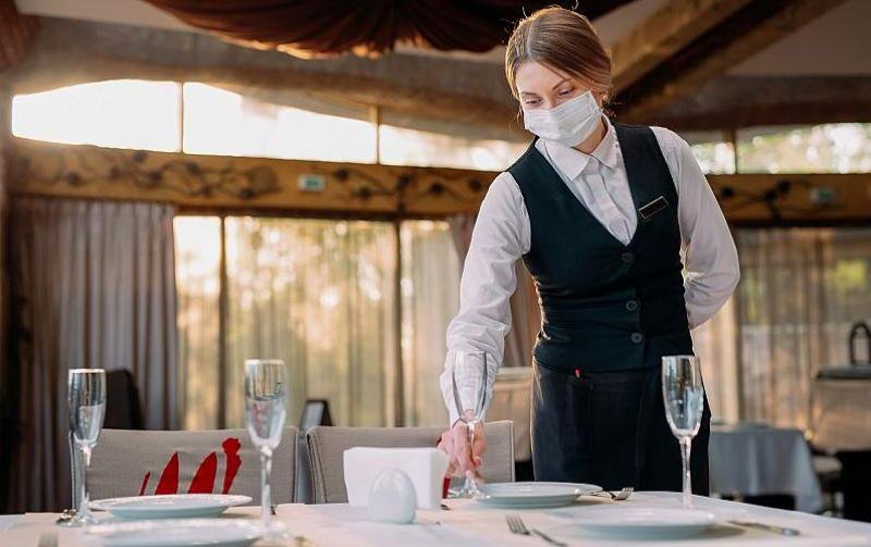 La o săptămână de la deschidere, restaurantele se închid din nou într-un judeţ din România