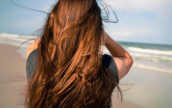 Cum păstrezi frumuseţea părului şi …