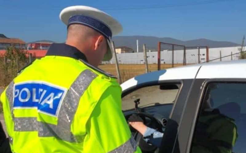 Amenzi pe bandă rulantă! Poliția a făcut prăpăd. Zeci de șoferi, trecuți pe dreapta