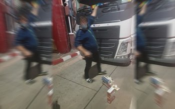 Cabină de camion căptușită cu …