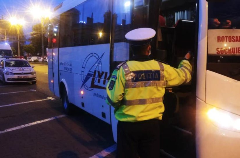 Poliţia a verificat dacă botoșănenii poartă mască în autobuz. Au fost aplicate 20 de sancțiuni contravenționale
