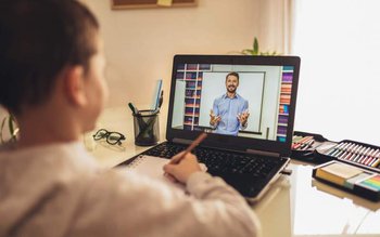 Primul oraș din România unde …