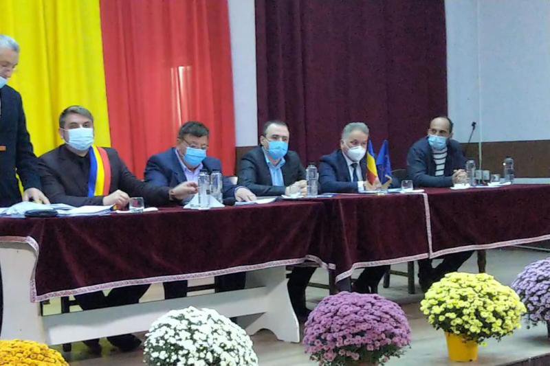 A început procedura de învestire a noilor aleși. Prefectul prezent astăzi la Darabani. Mâine se constituie Consiliul Județean