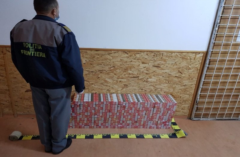 Peste 30.000 de țigarete de contrabandă, descoperite de polițiștii de frontieră botoșăneni