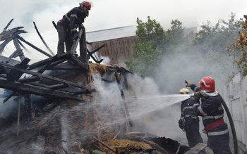 Incendiu la Corni! Bucătărie de …