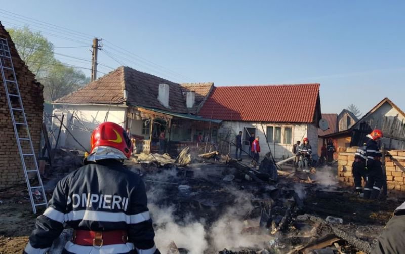 Două incendii în județul Botoșani produse în mai puțin de o oră