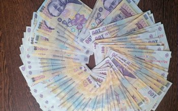 Furturi de zeci de mii …