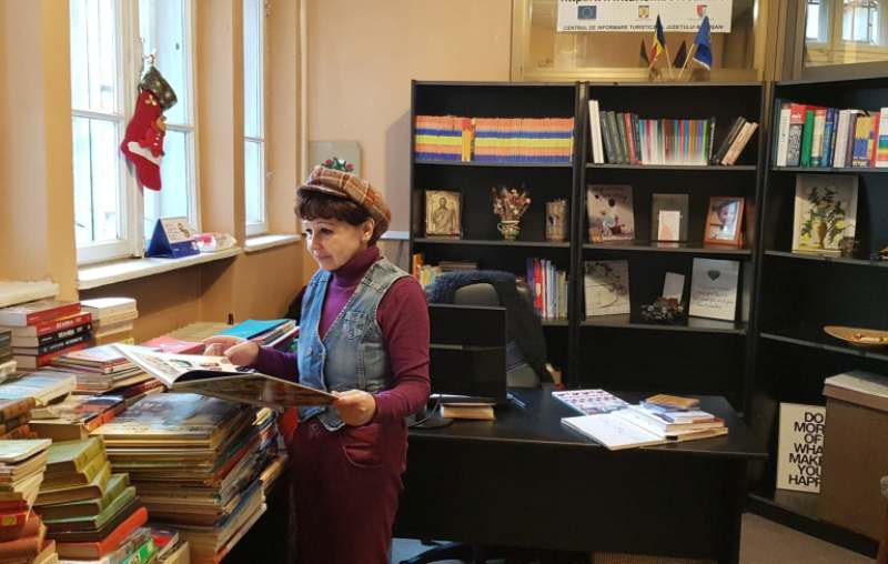 Donație de carte franceză la Biblioteca Județeană „Mihai Eminescu” Botoșani
