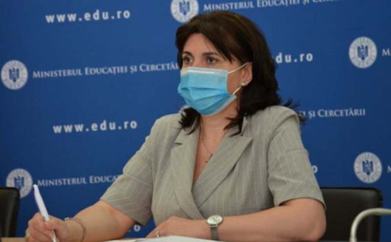 Ministrul Educației: Tezele școlare nu se mai susțin în acest an școlar