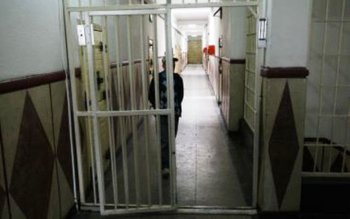 Botoșănean dus în cătușe până …