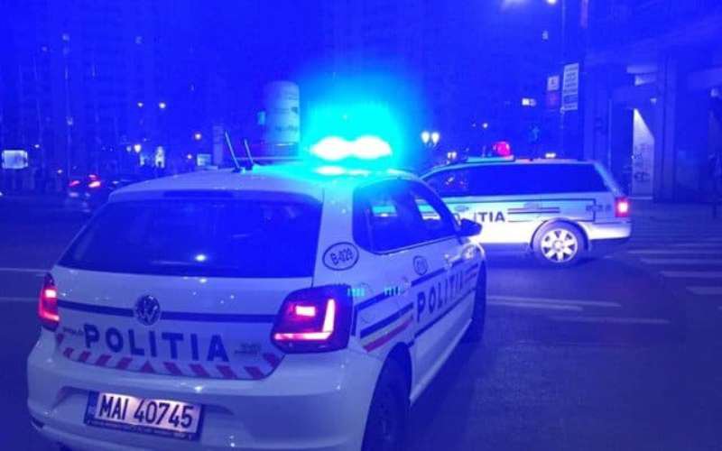 Patru persoane reținute de polițiști pentru că nu s-au supus somațiilor de a înceta acțiunile agresive