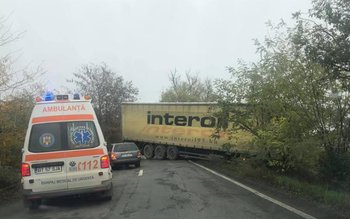 Accident! Un Camion a derapat …