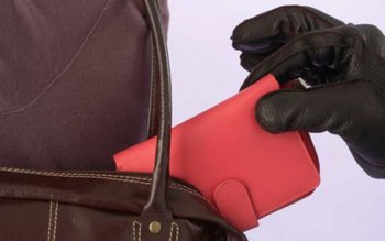 Hoţ reținut după ce a …