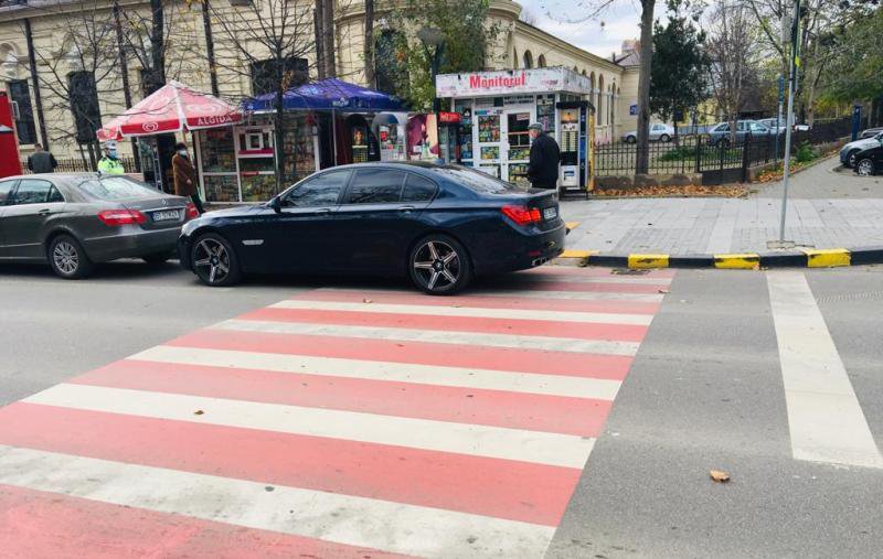 Sindromul parcării „unde vrea muschiu' meu” sancționat de polițiștii din Botoșani – FOTO
