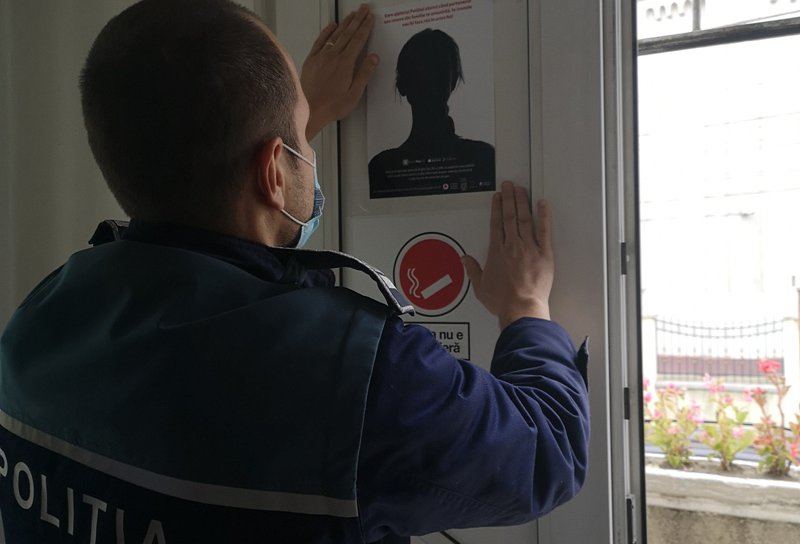 Ziua internaţională pentru eliminarea violenţei împotriva femeilor, marcată la Botoșani printr-o serie de activităţi preventive desfăşurate de poliţişti