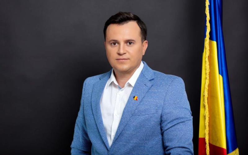 Cătălin Silegeanu, candidatul PRO România pentru Camera Deputaților: La mulți ani, români de pretutindeni!