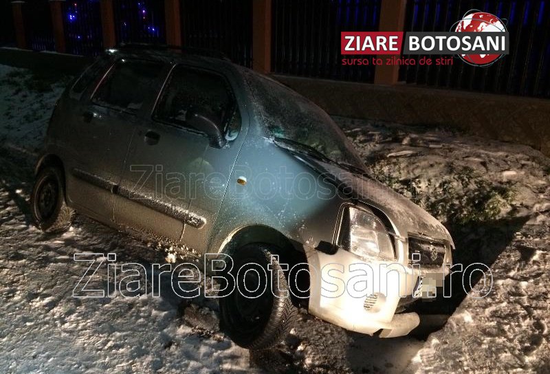 Accident la Saucenița! O mașină scăpată de sub control s-a izbit într-un cap de pod - FOTO