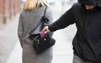 Atenție la buzunare! Un grup …