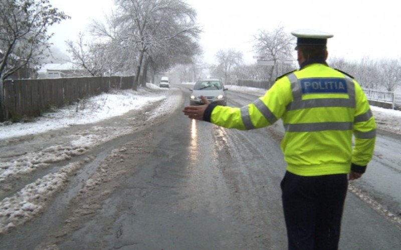 Poliția Botoșani: Recomandări pentru șoferii care circulă în condiții de iarnă