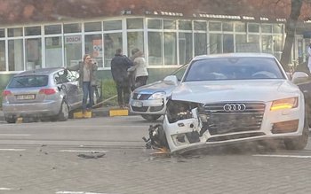 Accident la Botoșani! Două mașini …