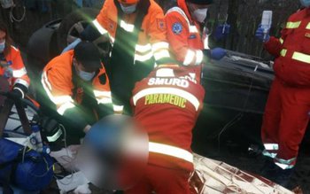 Accident GRAV! Doi tineri răniți …