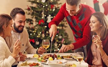 Câți musafiri putem avea la …