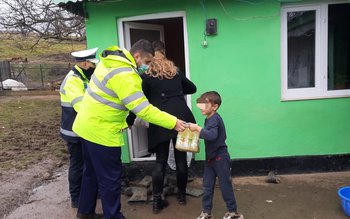 Daruri oferite de polițiștii botoșăneni …