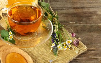 Ceaiuri care ajută să tratezi …