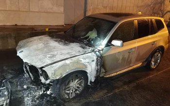 BMW distrus parțial într-un incendiu …